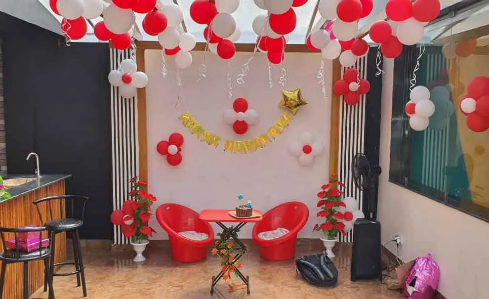 Sky Dine celebration decor